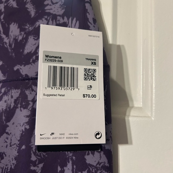 Nike Purple and White Training Leggings - Picture 2 of 3